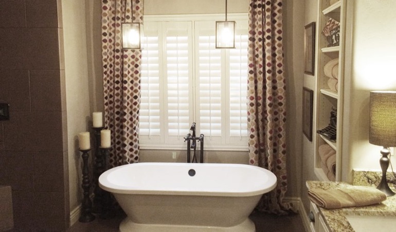 Polywood Shutters in Bluff City Bathroom